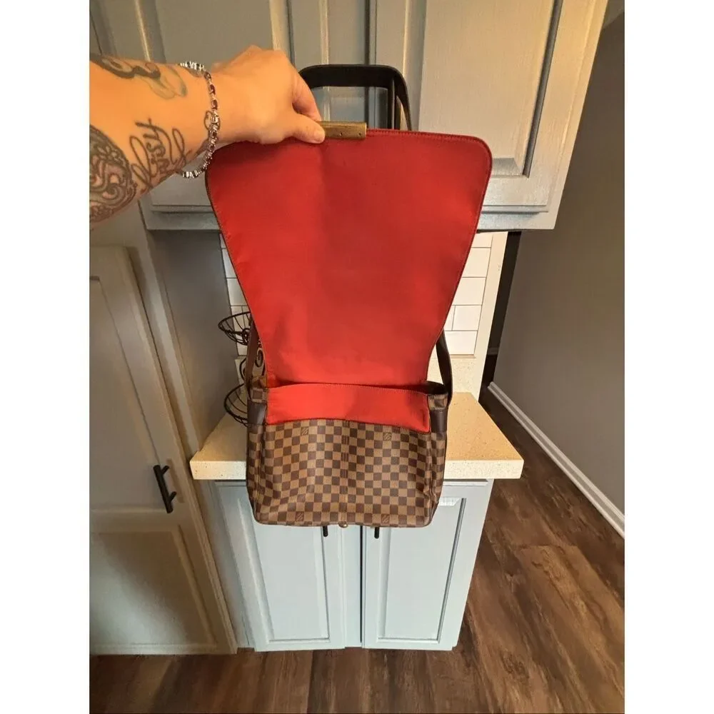Louis Vuitton Damier Messenger Bag